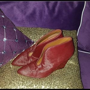 Burgundy Nine West Calf Hair Booties👓